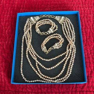 Classical Suited Vintage Necklace